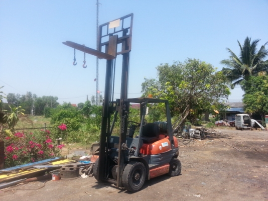 ขาย โฟรคลิฟ toyota เครื่องเบ็นซิล 2.5 ตัน เกียร์ออโต้ สภาพพร้อมใช้ครับ