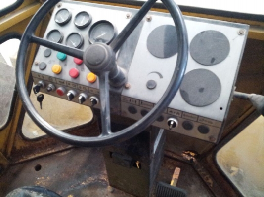 รถบด CA25D # 576581 : รถจอดอยู่ฟรีโซนบางพลี: โทร.กุ้ง:TOS:081-3062283