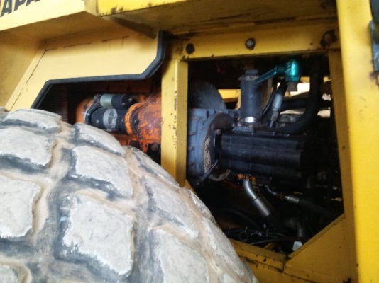 รถบด CA25D # 576581 : รถจอดอยู่ฟรีโซนบางพลี: โทร.กุ้ง:TOS:081-3062283