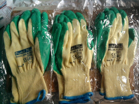 ถุงมือเคลือบยางสีเขียว(กันลื่น)