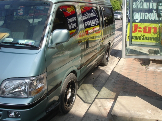 ขายรถตู้หัวจรวดหลังคาสูง แต่งVIP