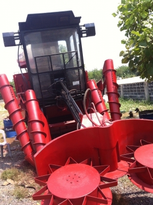 ขายรถตัดอ้อย Austoft ปี1992 ล้อแทรคแปลงเป็นล้อยาง สภาพดี