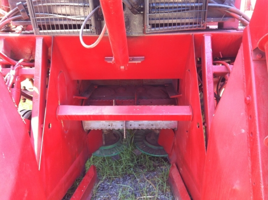 ขายรถตัดอ้อย Austoft ปี1992 ล้อแทรคแปลงเป็นล้อยาง สภาพดี