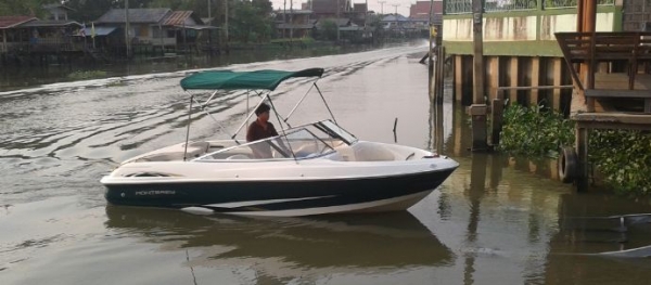 ขายเรือสปีดโบ๊ท MONTEREY 18 ฟุต ขายเรือสปีดโบ๊ท MONTEREY 18 ฟุต