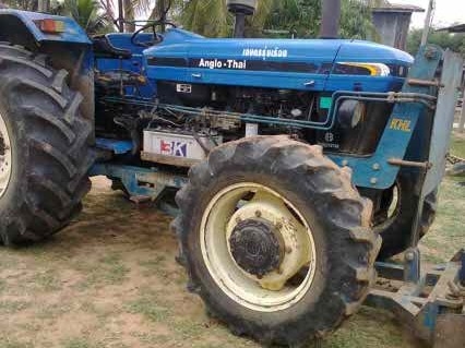 รถไถฟอร์ด AT 2 เพลา ขับนิวฮอแลนด์  เอกสารทะเบียนพร้อม  อุปกรณ์มีชุดหน้าและฐานหลัง