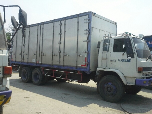 ต้องการขาย / ตู้สวิง 10 บาน / ยาว 7.30 เมตร