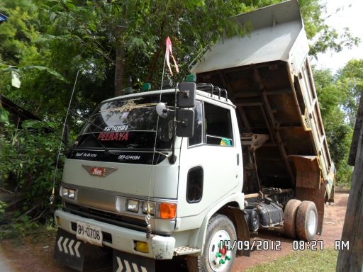 ขายรถดั้ม hino fb ขาย 590000 ลดเหลือ 560000 อยากขายเพราะจะนำเงินไปซื้อแบคโฮ