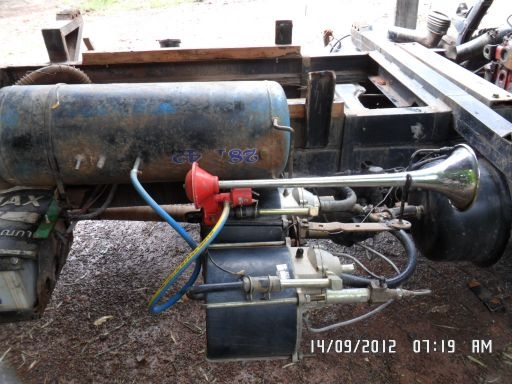 ขายรถดั้ม hino fb ขาย 590000 ลดเหลือ 560000 อยากขายเพราะจะนำเงินไปซื้อแบคโฮ