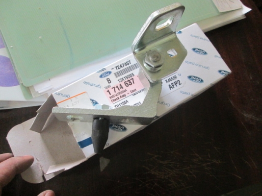 ขาย ขายึดประตู FORD FOCUS ประตูหน้าขวา-RH ขาย ขายึดประตู FORD FOCUS ประตูหน้าขวา-RH