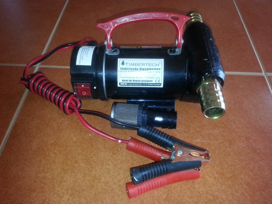 ปั๊มดูดน้ำมันใช้ไฟแบตเตอรี่ 12 V จากถัง 200 ลิตร ถัง 18 ลิตร