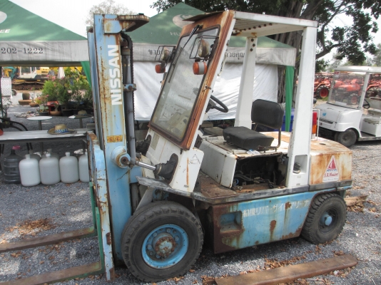 โฟคคลิฟ NISSAN 2.5 ตัน เสาสูง 3 เมตร ดีเซล นอกแท้ๆ โฟคคลิฟ NISSAN 2.5 ตัน เสาสูง 3 เมตร ดีเซล นอกแท้ๆ