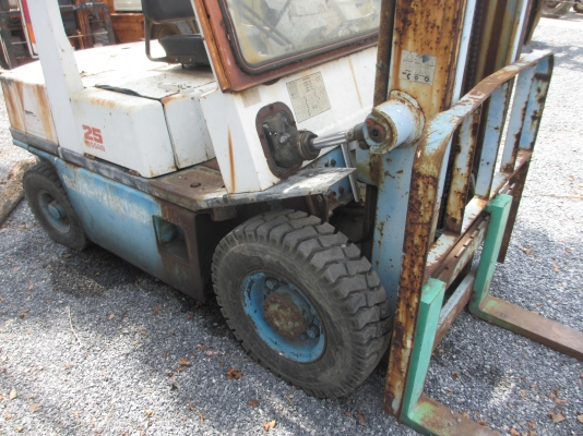 โฟคคลิฟ NISSAN 2.5 ตัน เสาสูง 3 เมตร ดีเซล นอกแท้ๆ โฟคคลิฟ NISSAN 2.5 ตัน เสาสูง 3 เมตร ดีเซล นอกแท้ๆ