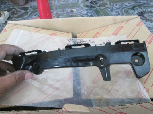 ขาย ตัวยึดปลายกันชนหน้า TOYOTA VIGO NEW /CHAMP