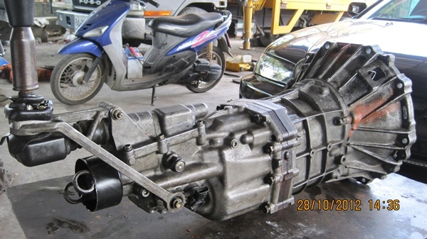 ขายเกียร์ธรรมดา 2JZ-GE  เกียร์โยง สภาพดีพร้อมใช้งาน ขายเกียร์ธรรมดา 2JZ-GE  เกียร์โยง สภาพดีพร้อมใช้งาน