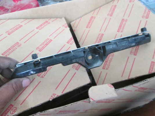 ขาย ตัวยึดปลายกันชนหน้า TOYOTA VIGO ตัวแรก มีด้าน LH