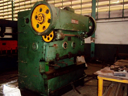 ขายด่วน เครื่องพับเหล็กญี่ปุ่น สภาพดี 80\% ไม่ระบุราคา