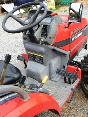 ขายรถไถรุ่นใหม่ มิตซูบิชิ 20 แรงม้า 4WD + ชุดเครื่องพ่นสารเคมีต่อพ่วงรถไถ พลังลม แอร์บาส ขายรถไถรุ่นใหม่ มิตซูบิชิ 20 แรงม้า 4WD + ชุดเครื่องพ่นสารเคมีต่อพ่วงรถไถ พลังลม แอร์บาส