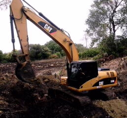 CAT  320 D  กระบอกดำ