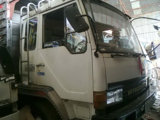 MISZUBISHI   6,ล้อ   รถล่องกะบะไม้   1  เพลา  ไม่ดั้ม