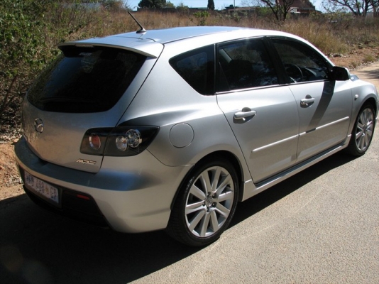 ล้อ18"พร้อมยาง*ญี่ปุ่นแท้ทั้งset *ตัวนอกmasda3+ยาง225/45/18 ใส่5x114,กว้าง7"of52 ของลงมาสดๆหัวค่ำนี้เอง