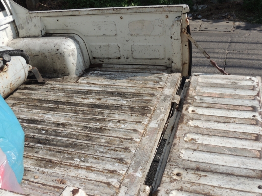 nissan BIGM 4ประตู แต่งแนวๆ