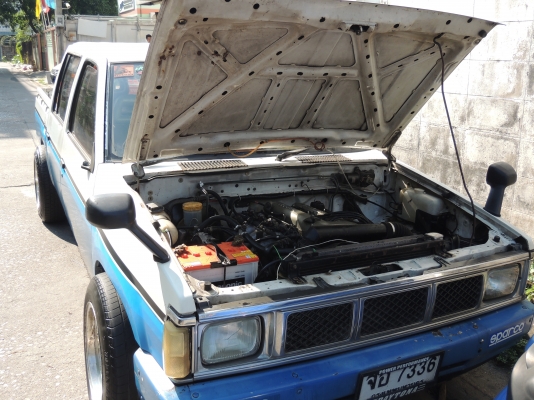 nissan BIGM 4ประตู แต่งแนวๆ