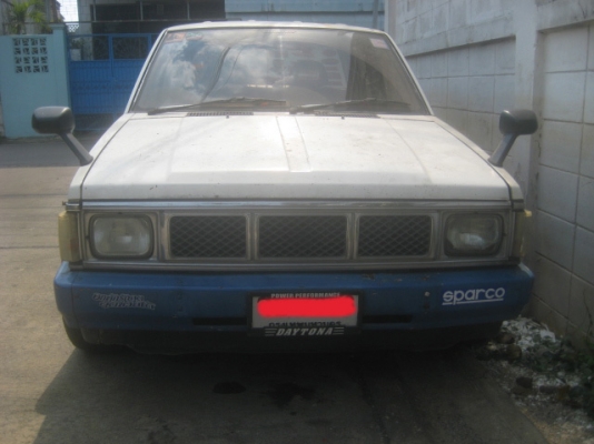 nissan BIGM 4ประตู แต่งแนวๆ