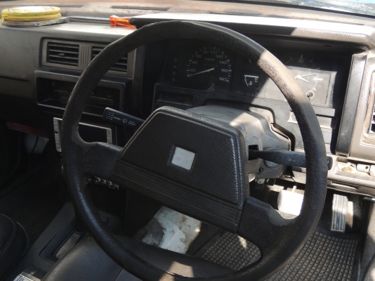 nissan BIGM 4ประตู แต่งแนวๆ