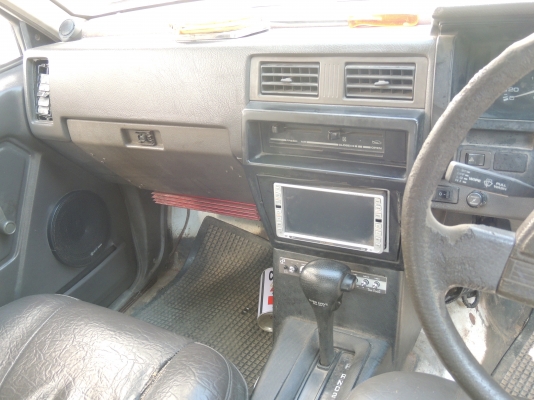 nissan BIGM 4ประตู แต่งแนวๆ