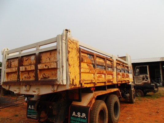 ขายด่วนรถสิบล้อหลงโบสองเพลาเรั้มเครือง6D16โบ220แรงม้า