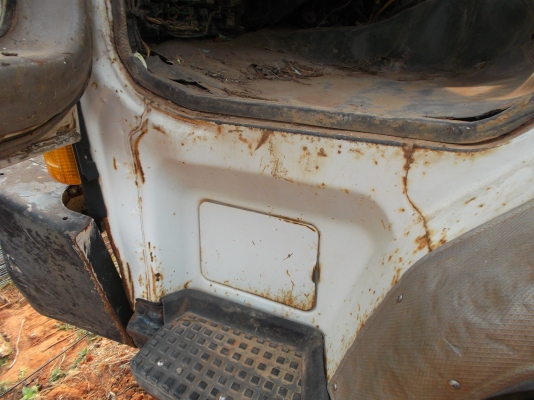 ขายด่วนรถสิบล้อหลงโบสองเพลาเรั้มเครือง6D16โบ220แรงม้า