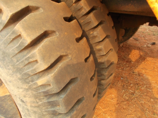 ขายด่วนรถสิบล้อหลงโบสองเพลาเรั้มเครือง6D16โบ220แรงม้า