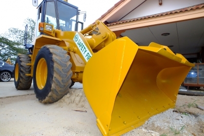 ขายด่วน..รถตัก KOMATSU WA100-1เลฃชั่วโมงทำงาน 3,17x hr. รถสวยเก่าญี่ปุ่น พร้อมใช้งานสุดขีด มีทะเบียนครบ ราคาต่อรองได้.