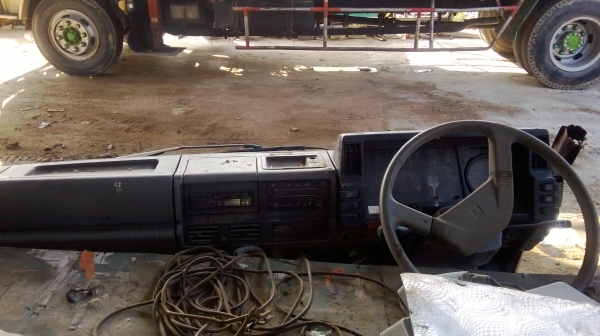 หน้าปัดตัดร็อคกี้หัวแคบ