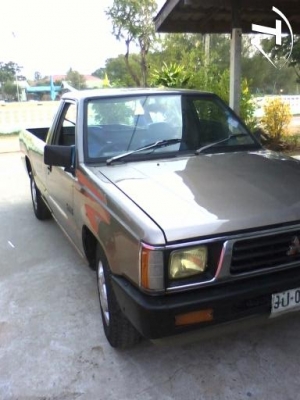 รถสวยราคาเบาๆ บางๆทั้งคัน เพลาเวอร์โรงงาน ทำสีมาใหม่ แอร์ เพลาเวอร์ เครื่องดีมาก ห้องเครื่องเดิมๆ หั