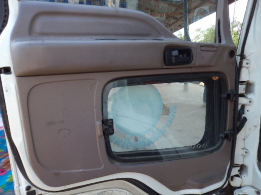 ขายรถอีซูซุ6ล้อเดก้า 195 สภาพสวยๆ พร้อมใช้งานคับ