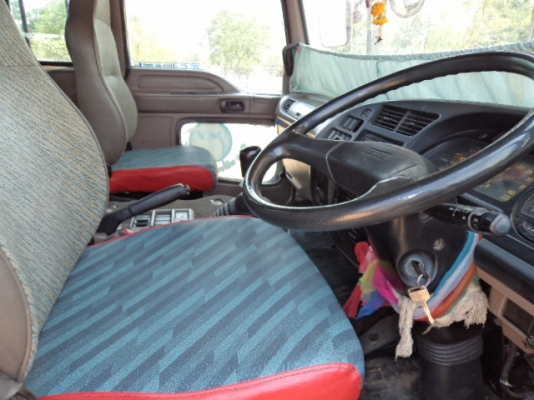 ขายรถอีซูซุ6ล้อเดก้า 195 สภาพสวยๆ พร้อมใช้งานคับ