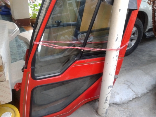 ขายประตู FUSO 527 ซ้ายขวา สภาพสวยมาก