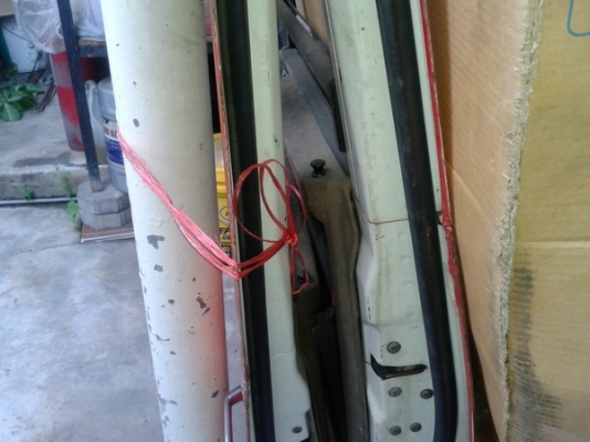 ขายประตู FUSO 527 ซ้ายขวา สภาพสวยมาก