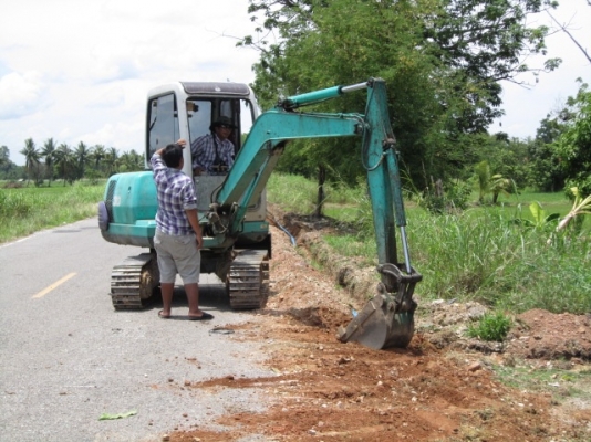 ขาย  KOMATSU แบบ PC30-7 สภาพดีพร้อมใช้งาน สนใจคุยราคากันได้