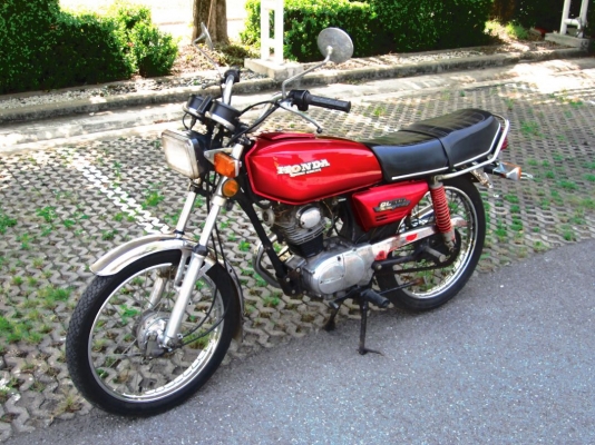 ร้อนเงินแล้วขายด่วน/แลกทุกแนว..Honda GL-100 (5เกียร์)ทบ.โอน สวยเดิมครบสมบูรณ์ สภาพประกวดครับ