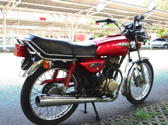 ร้อนเงินแล้วขายด่วน/แลกทุกแนว..Honda GL-100 (5เกียร์)ทบ.โอน สวยเดิมครบสมบูรณ์ สภาพประกวดครับ