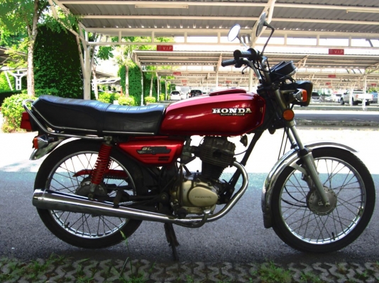 ร้อนเงินแล้วขายด่วน/แลกทุกแนว..Honda GL-100 (5เกียร์)ทบ.โอน สวยเดิมครบสมบูรณ์ สภาพประกวดครับ