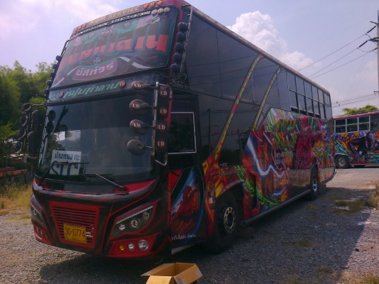 ขายรถบัสสามเสาตัวถังเชิดชัย