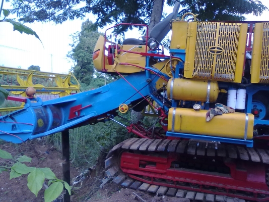 รถเกี่ยว แบบรองกระสอบน้ำหนักเบา พร้อมลุยถูกๆ ราคา 380,0000 สภาพดี พร้อมใช้(ต่อรองได้) รถเกี่ยว แบบรองกระสอบน้ำหนักเบา พร้อมลุยถูกๆ ราคา 380,0000 สภาพดี พร้อมใช้(ต่อรองได้)