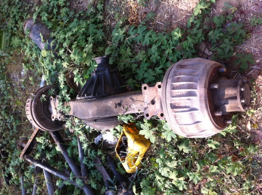 ขายเพลาหลัง 6 น้อต ISUZU NPR (หัวการ์ตูน) สภาพสวย ราคาต่อรอง