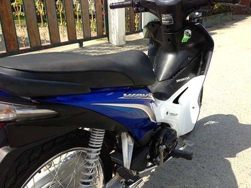 ขายhonda wave110i สีน้ำเงินขาวปี2555 ขายhonda wave110i สีน้ำเงินขาวปี2555