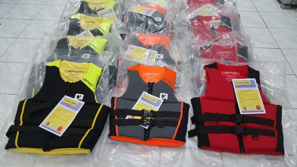 ขายเสื้อชูชีพของใหม่ สวยๆๆใส่เข้ารูปลอยน้ำดี ขายเสื้อชูชีพของใหม่ สวยๆๆใส่เข้ารูปลอยน้ำดี