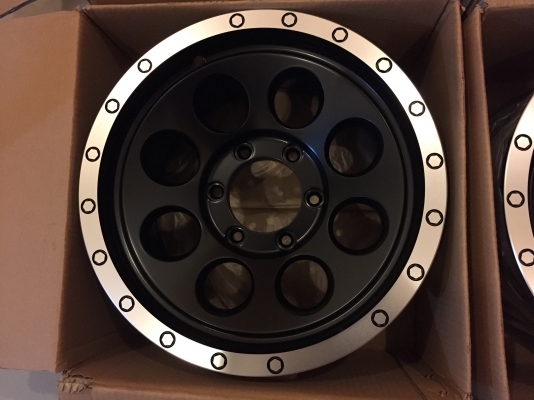 ล้อแม็ก หยดน้ำ ขอบ16 ขนาด 6 รู หน้า 8.5 ของใหม่แกะกล่อง ครบชุด 4 วง 9500