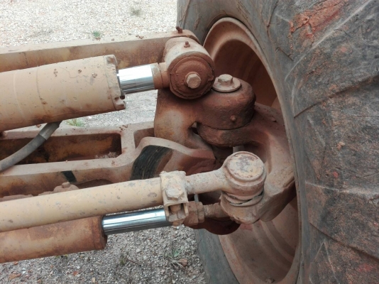 รถเกรด 12 H ใบมีด 14 ฟุต 145 แรงม้าราคา 2,000,000 รถกทม.